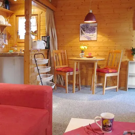 Ferienhaus Kranich W05 Im Ferienpa بيت للعطل